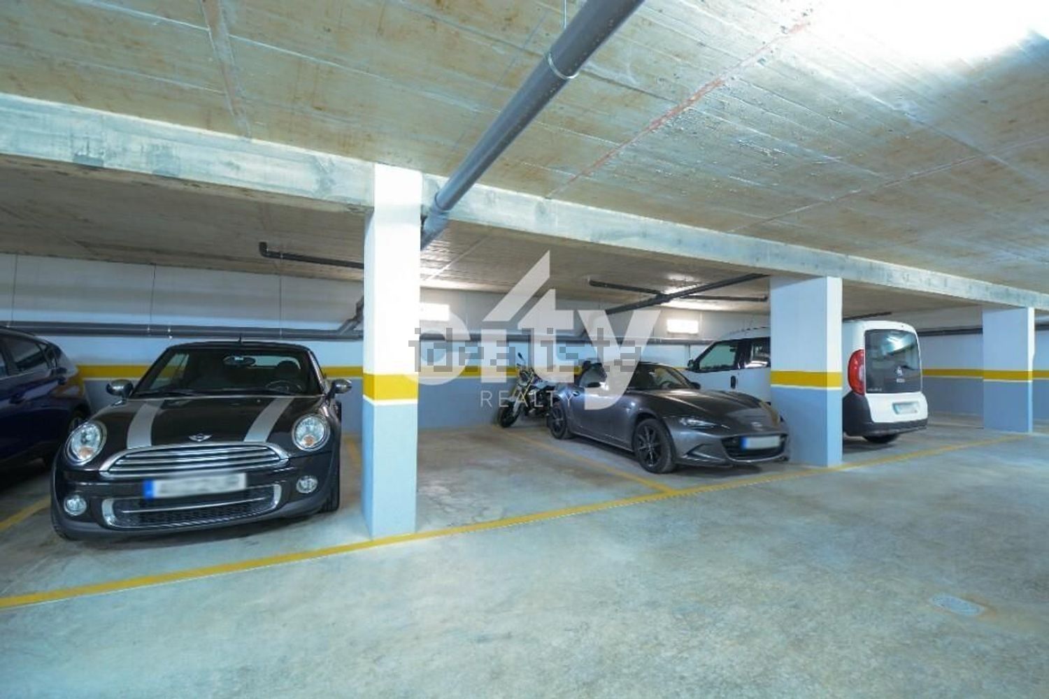 公寓 t3出售在Rua Doutor Sabino Galrão - 停车位