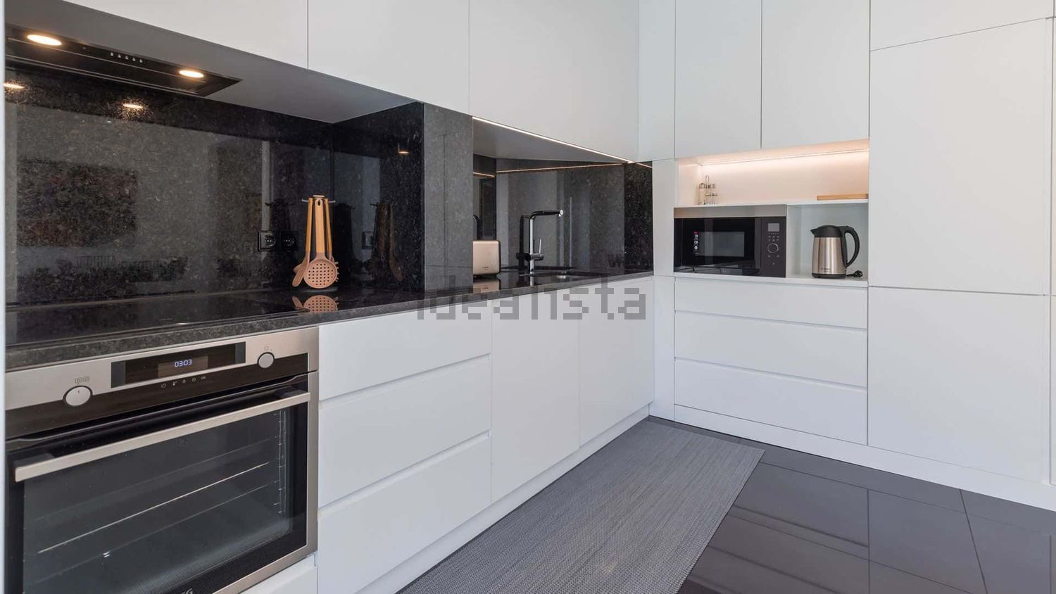 出租公寓 t2在Rua Afonso Annes Penedo, 14 - 厨房