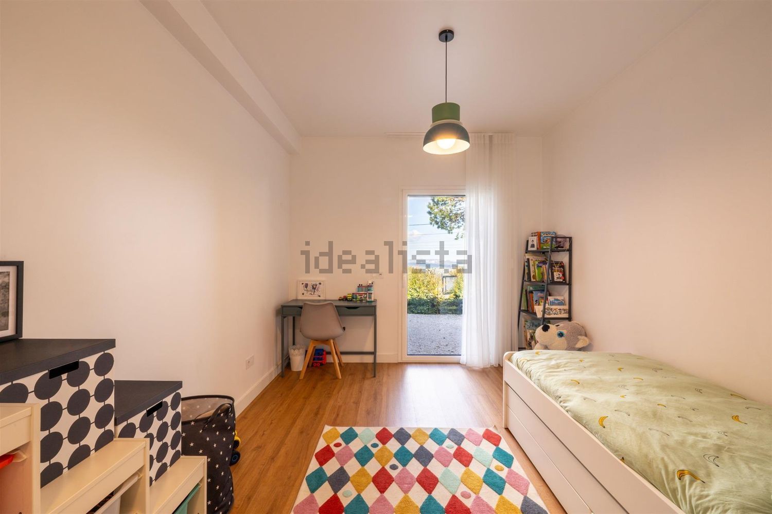 小楼房或独栋别墅出售Em539 - 卧室