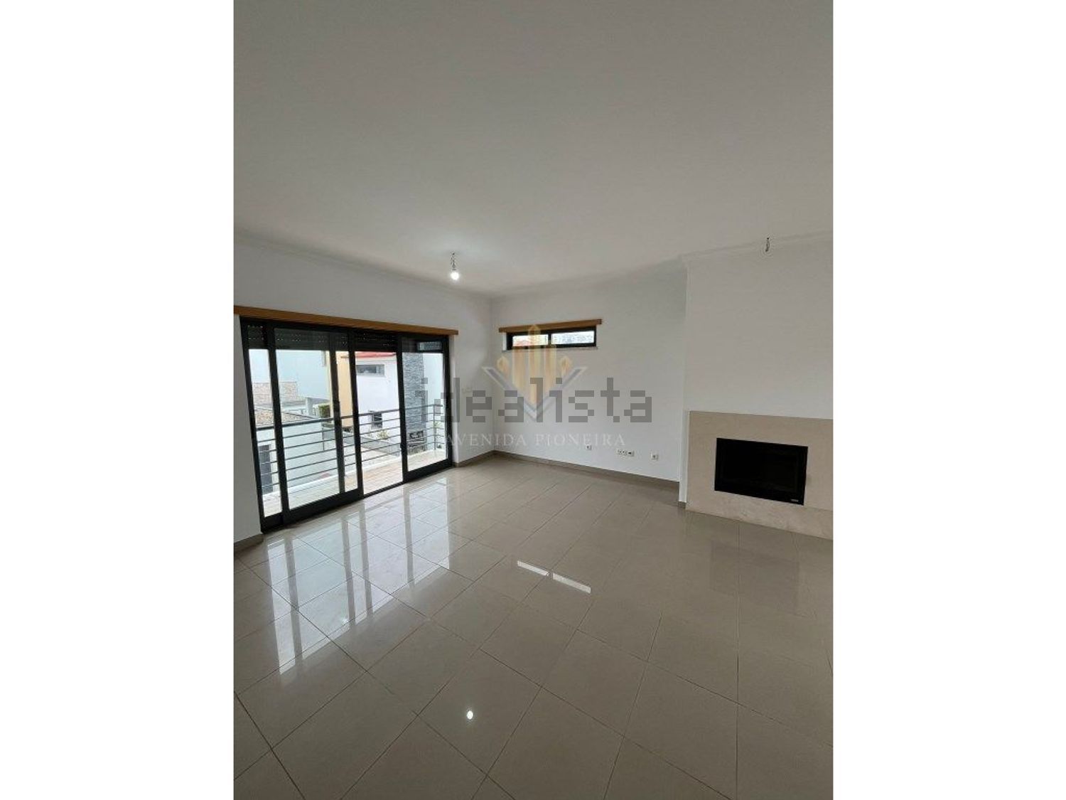 小楼房或独栋别墅出售在Rua Pulido Valente - 居住