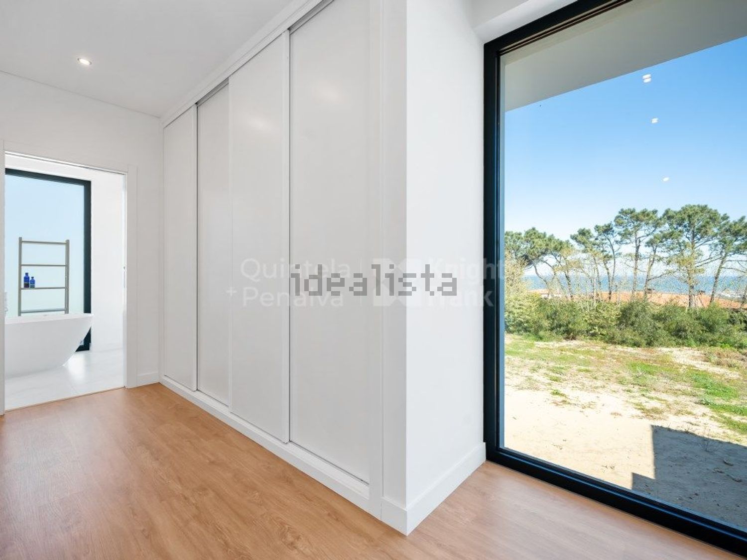 小楼房或独栋别墅出售在Estrada do Rodízio, 76 - 居住