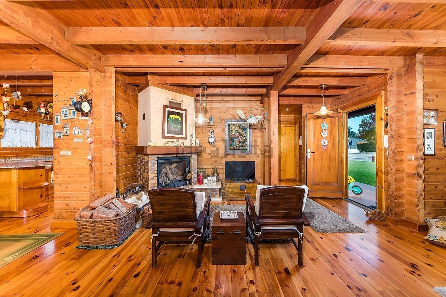 小楼房或独栋别墅出售Ip1 - 客厅