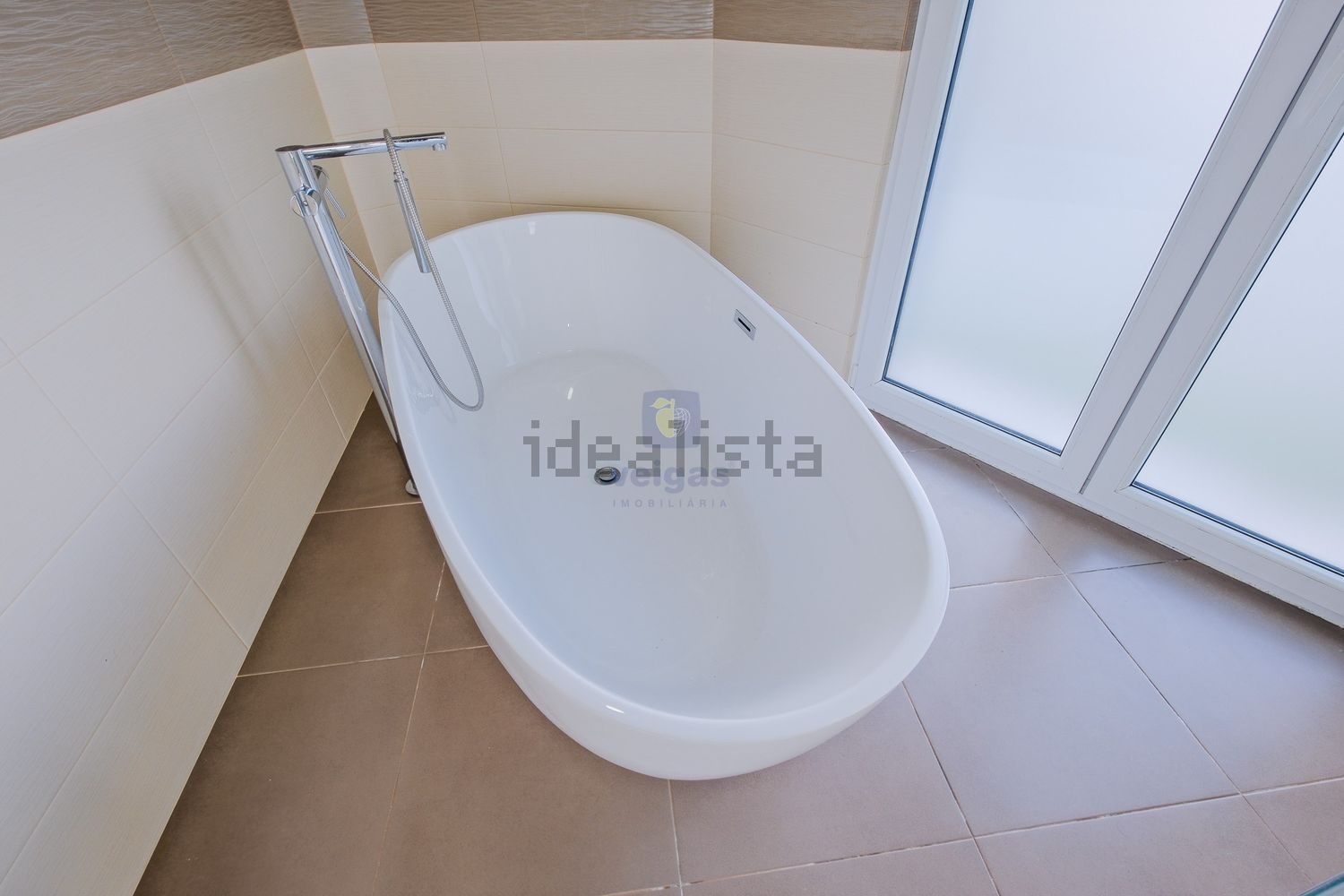 小楼房或别墅出售在Lousa - 卫生间