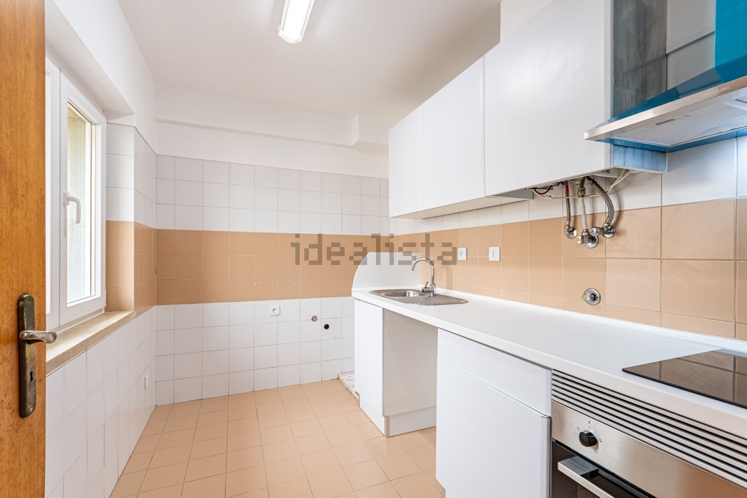 T0（单人公寓）出售在Rua dos Três Vales, 79 - 厨房