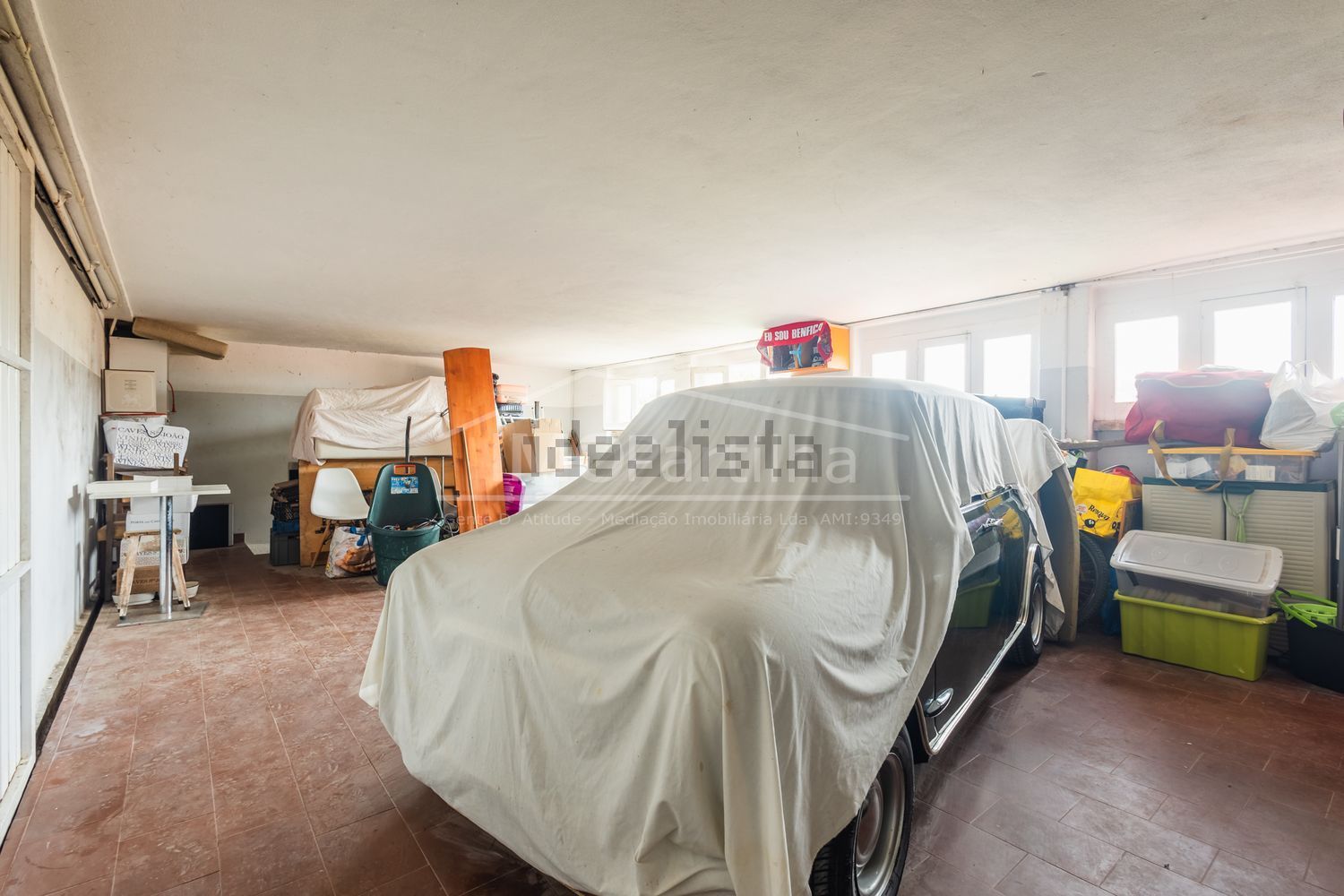 小楼房或独栋别墅出售在Rua Serpa Pinto - 停车位