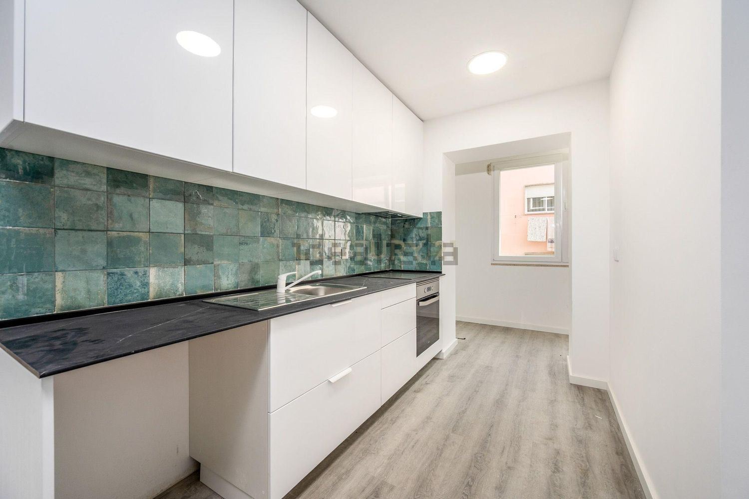 出租公寓 t4在Rua Óscar Monteiro Torres, 10 - 厨房