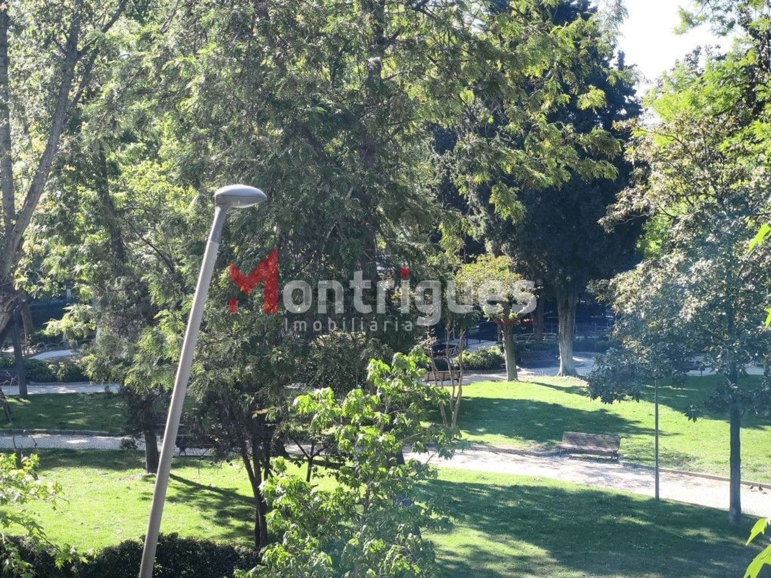 公寓 t4出售在Avenida Alfredo da Silva - 花园