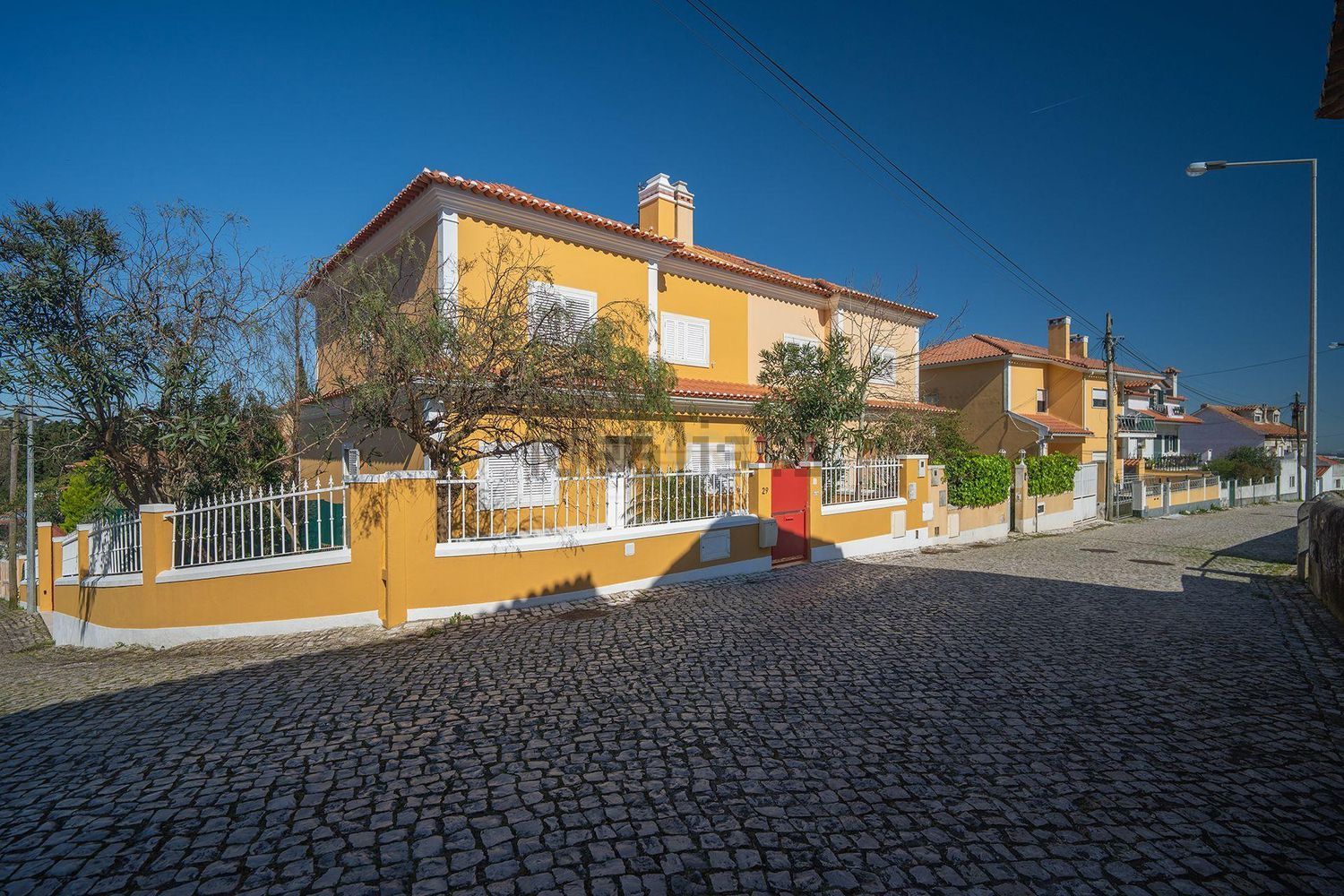 小楼房或独栋别墅出售在Rua Engenheiro José Caetano Salema Garção, 29 - 外立面