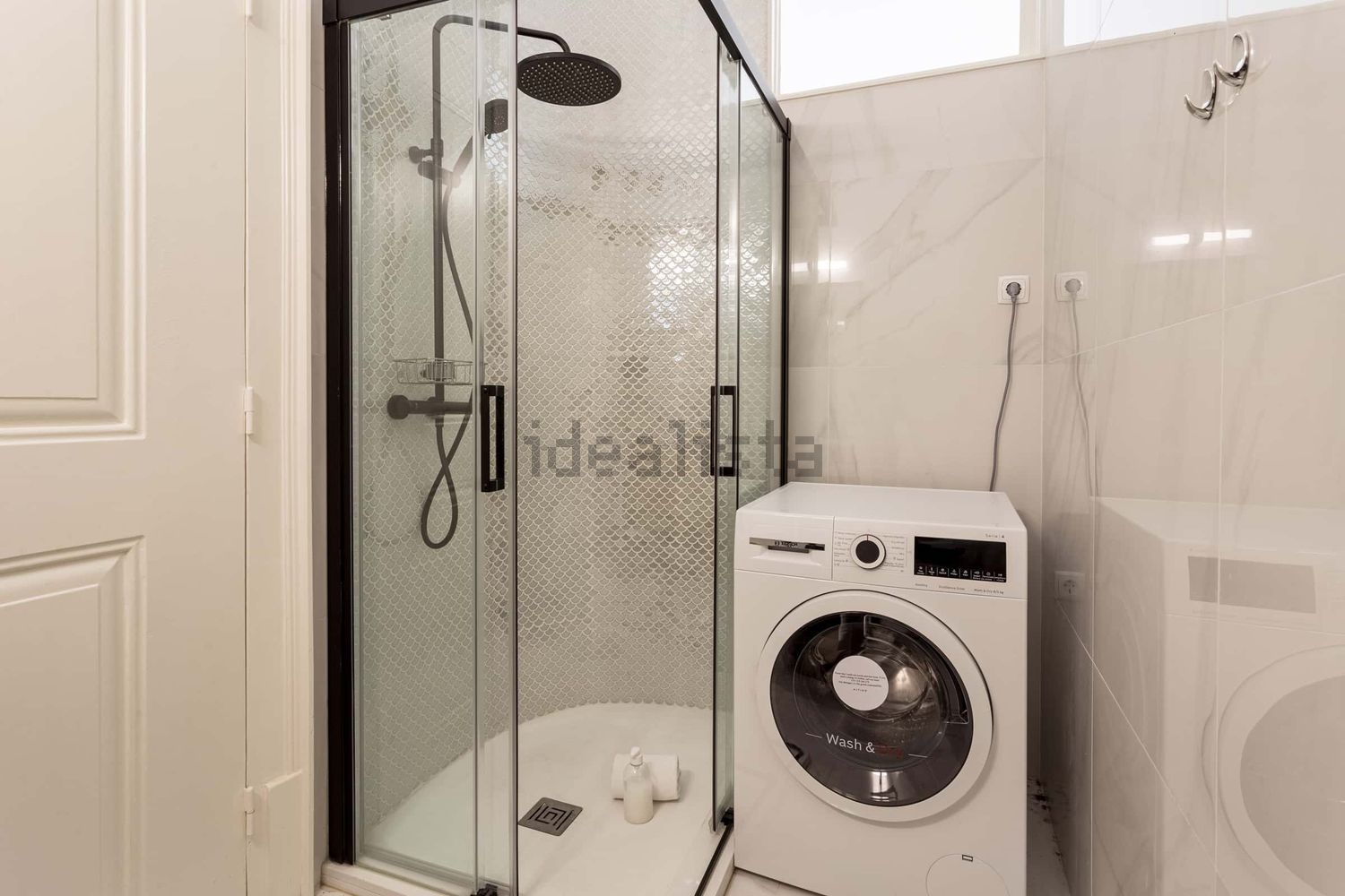 出租公寓 t2在Rua da Voz do Operário, 50 - 卫生间