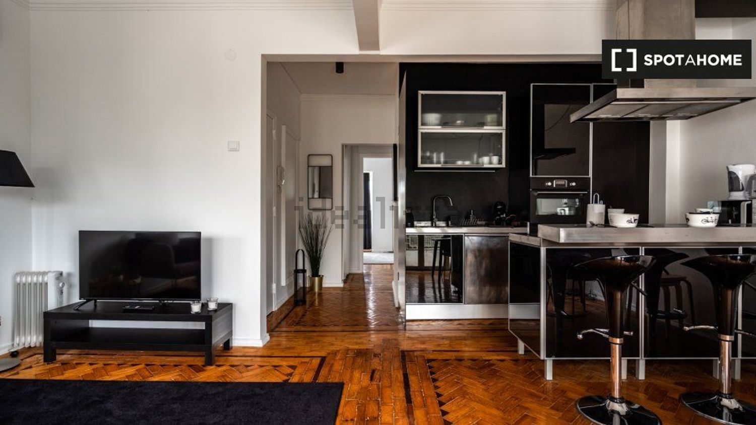 出租公寓 t2Calçada Necessidades - 客厅