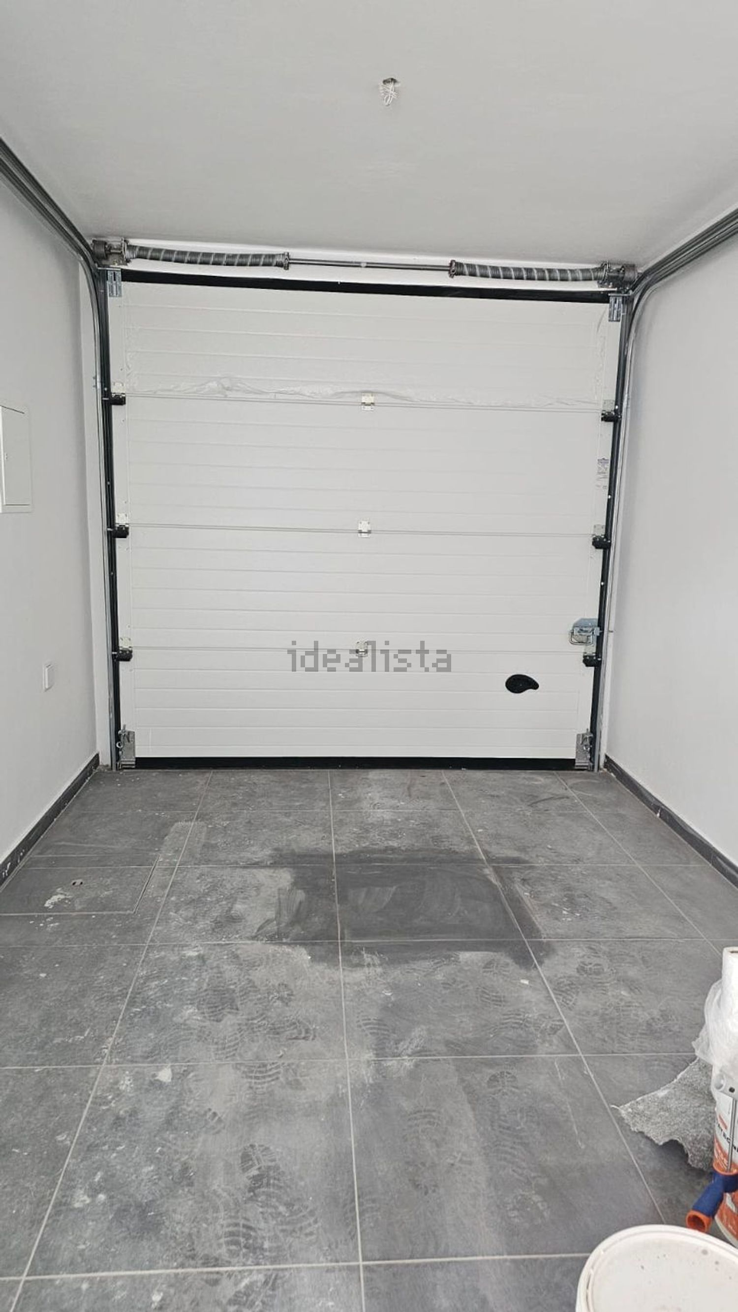 小楼房或独栋别墅出售在Rua José Malhoa, 17 - 停车位