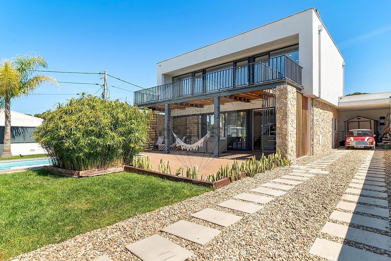 小楼房或独栋别墅出售在Rua dos Campos - 外立面