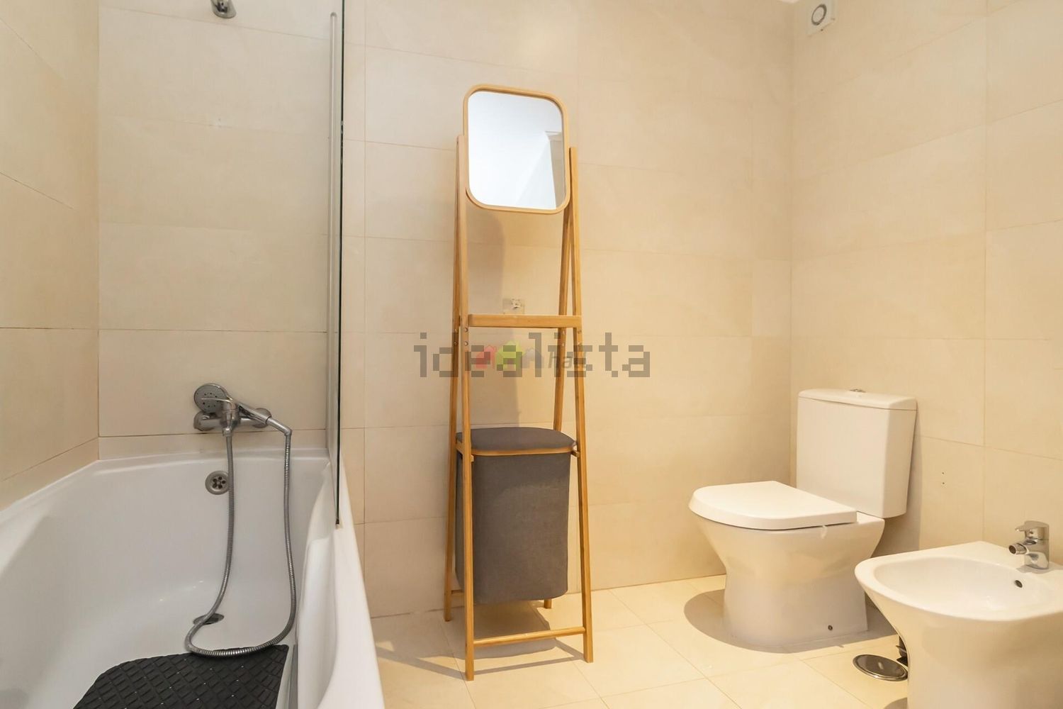 公寓 t2出售在Rua Alves Roçadas - 卫生间