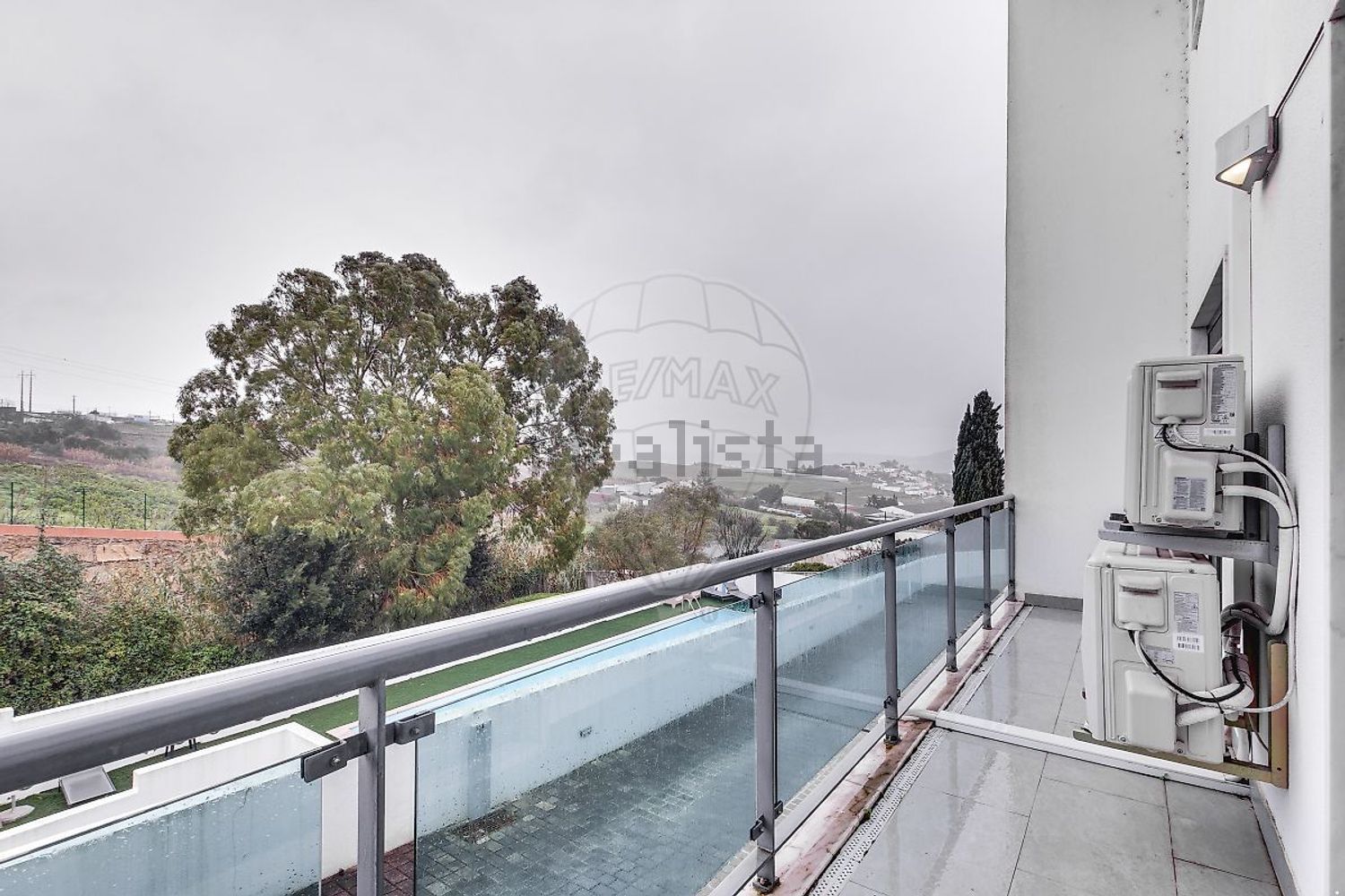 小楼房或独栋别墅出售在Rua Forças Armadas - 阳台