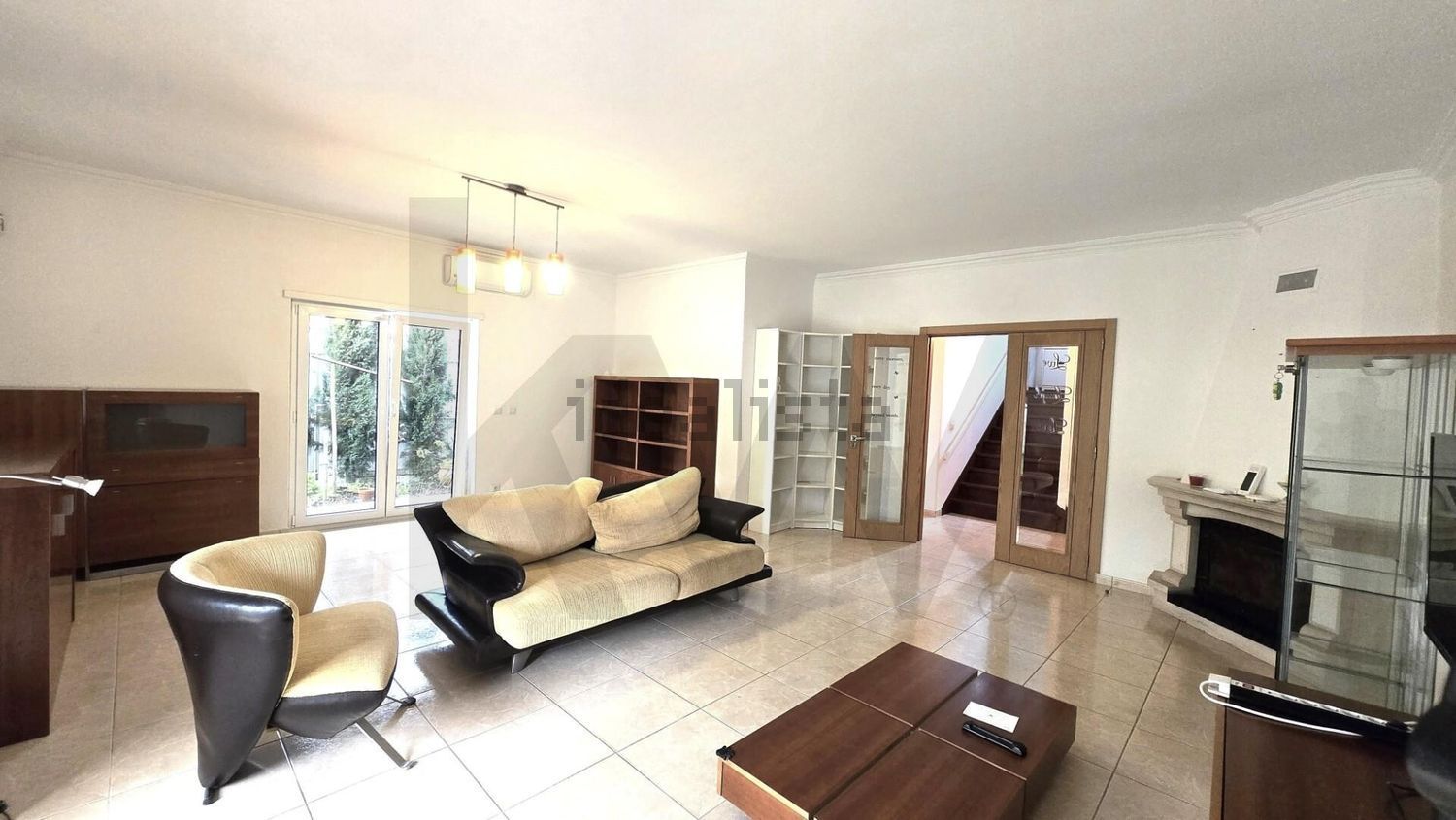 出租小楼房或别墅在Paz - Salgados - 客厅