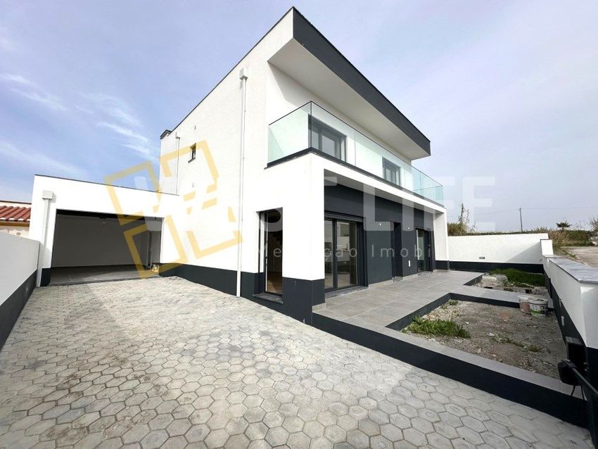 小楼房或独栋别墅出售在Santa Bárbara