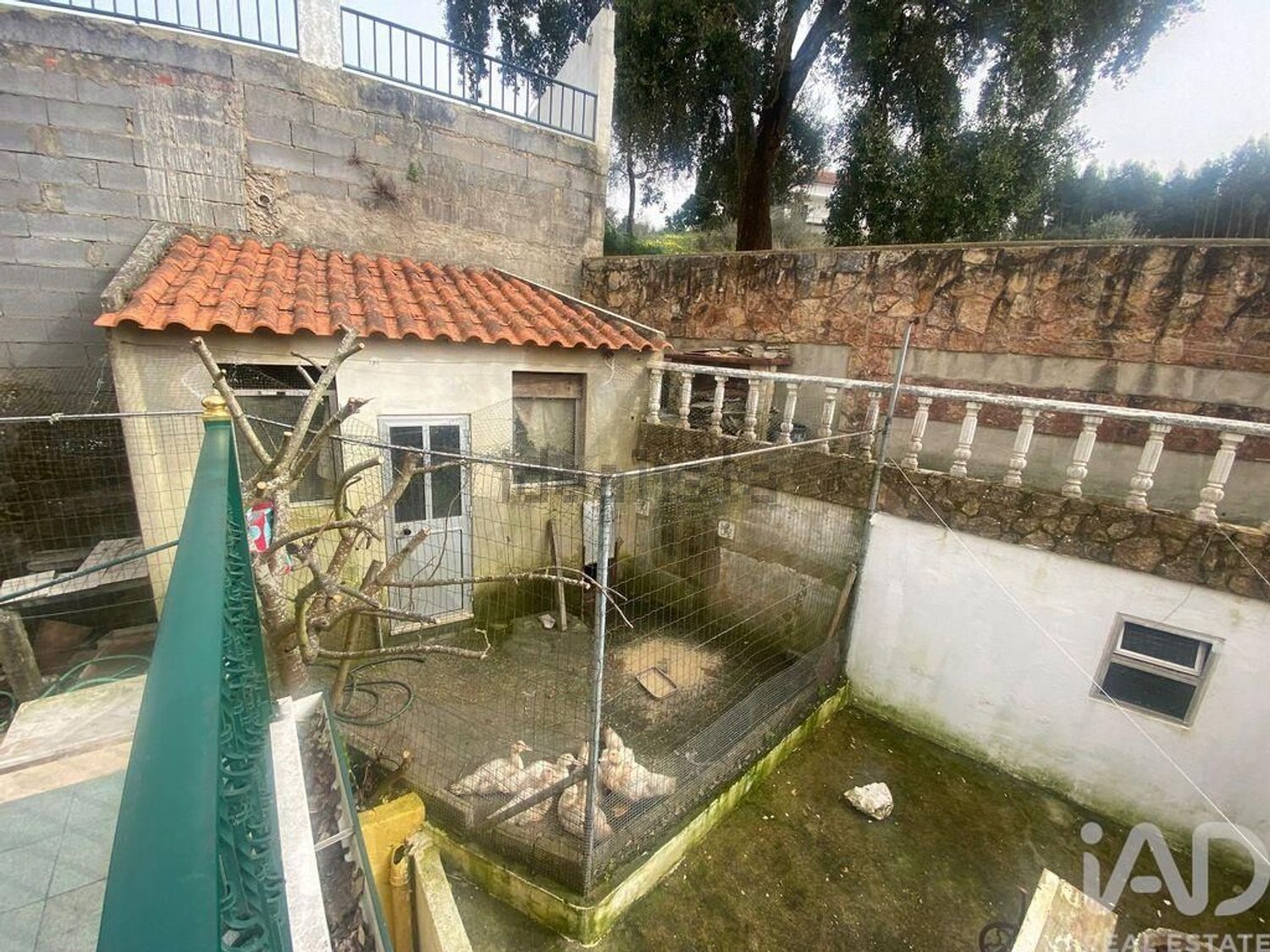 小楼房或独栋别墅出售在Lamas e Cercal - 外立面