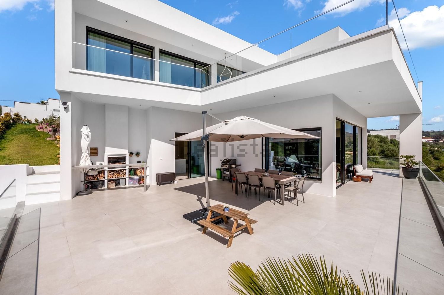 小楼房或独栋别墅出售在Rua das Lombas - 照片