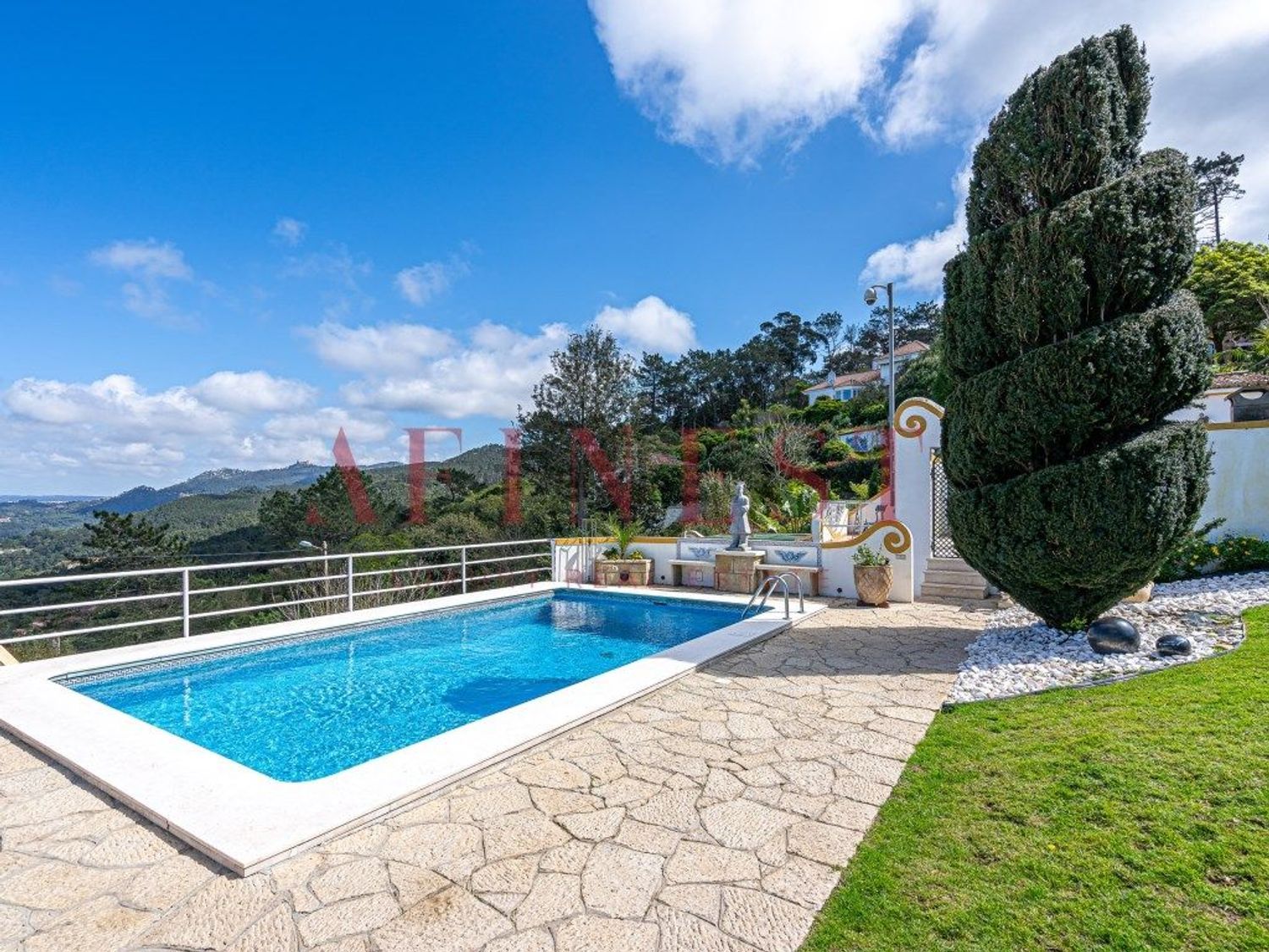 出租小楼房或独栋别墅在Rua Alto do Tanque Novo - 游泳池