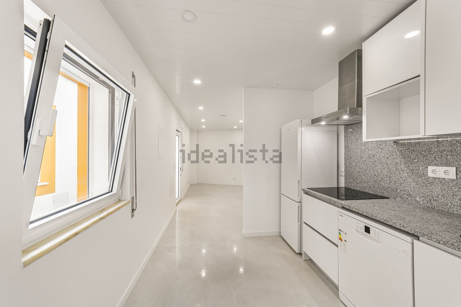 出租t0（单人公寓）在Rua José Ferreira Pio - 厨房