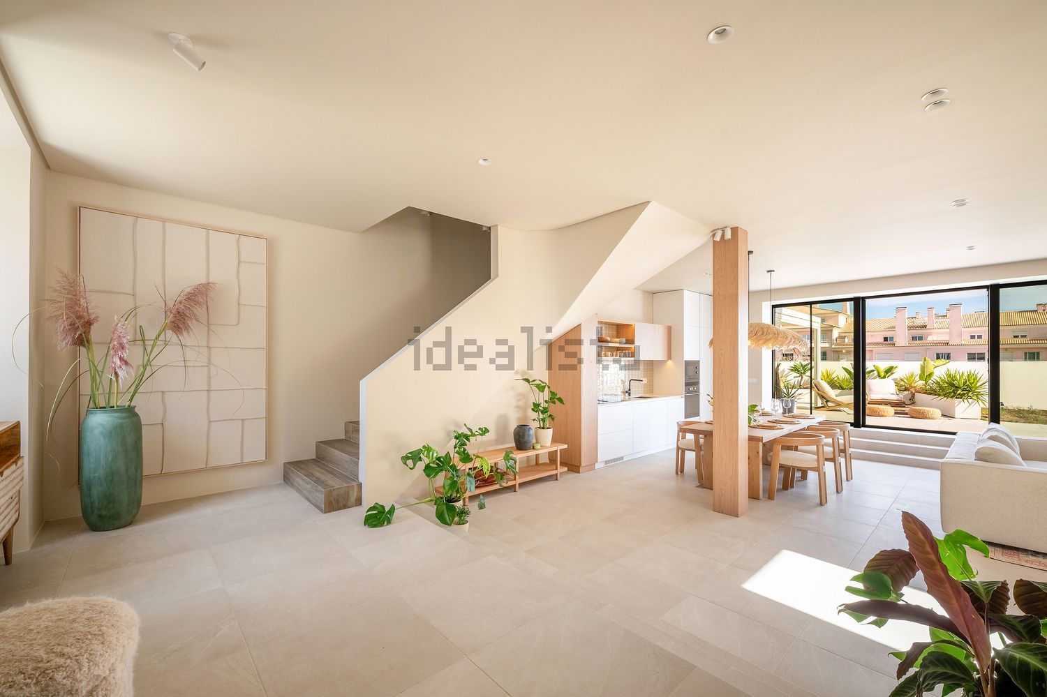 小楼房或独栋别墅出售在Avenida António Garcia de Castro - 前厅