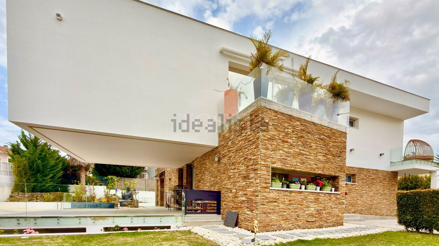 小楼房或独栋别墅出售在Rua Mato das Cruzadas - 外立面