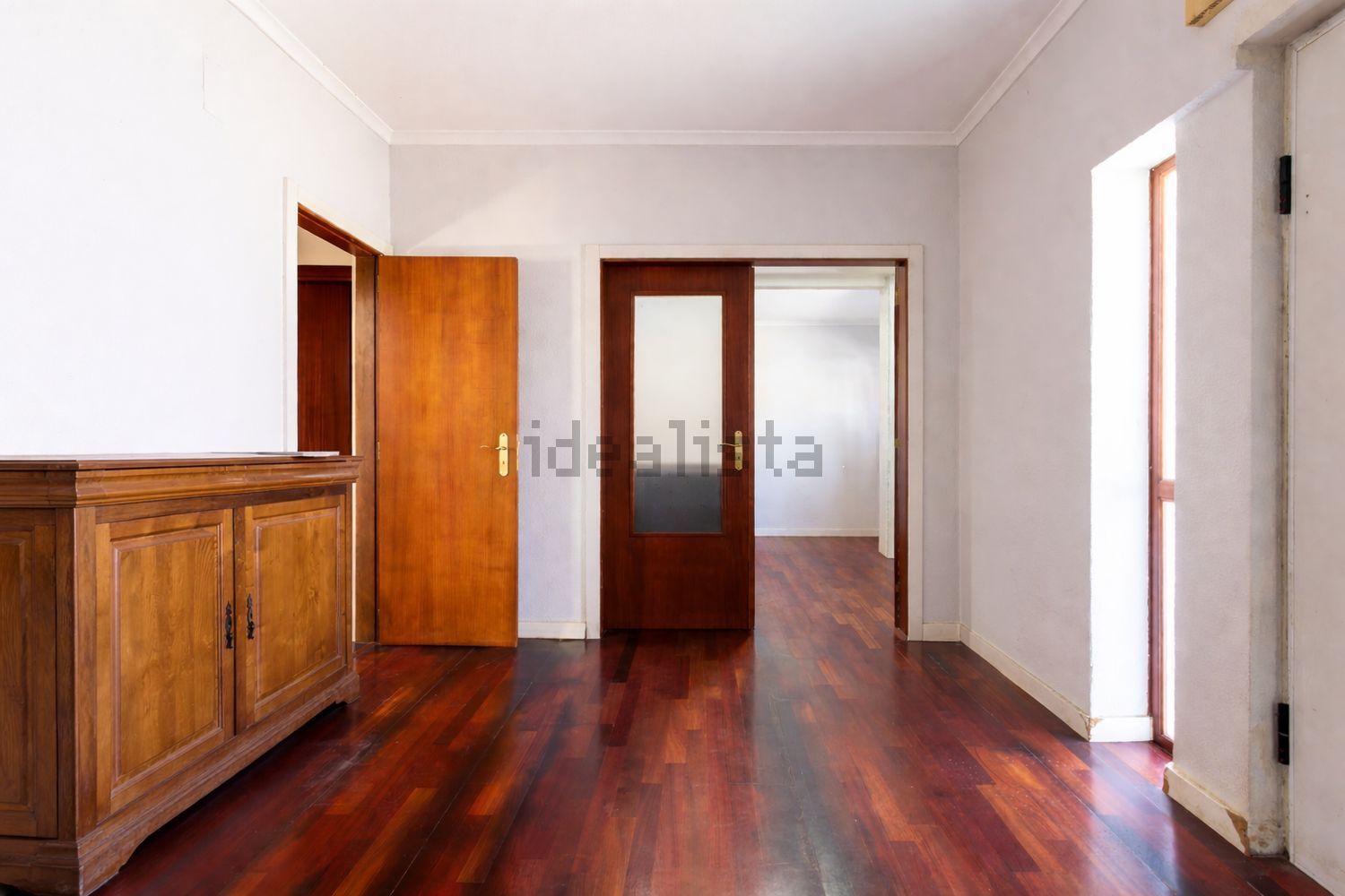 双拼别墅出售在Rua António Sérgio - 过道