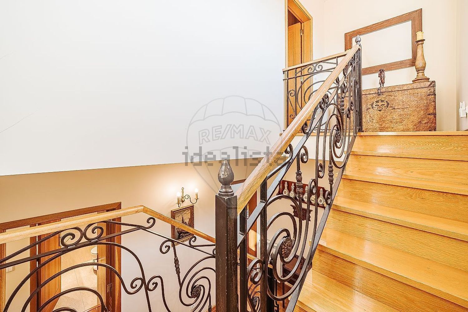 小楼房或独栋别墅出售在Rua das Macieiras - 详情