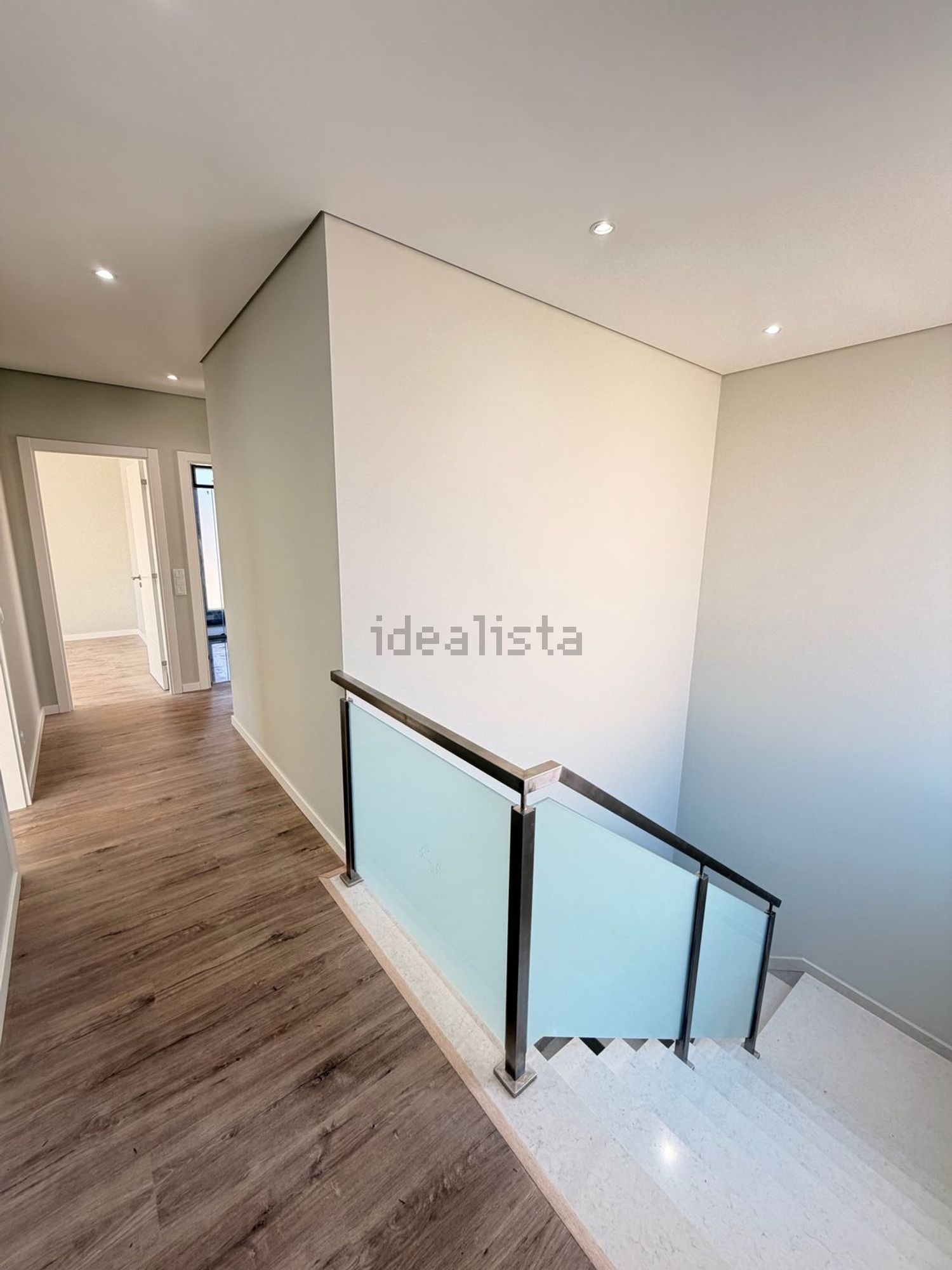 小楼房或独栋别墅出售在Rua Carlos Paião, 11 - 楼梯