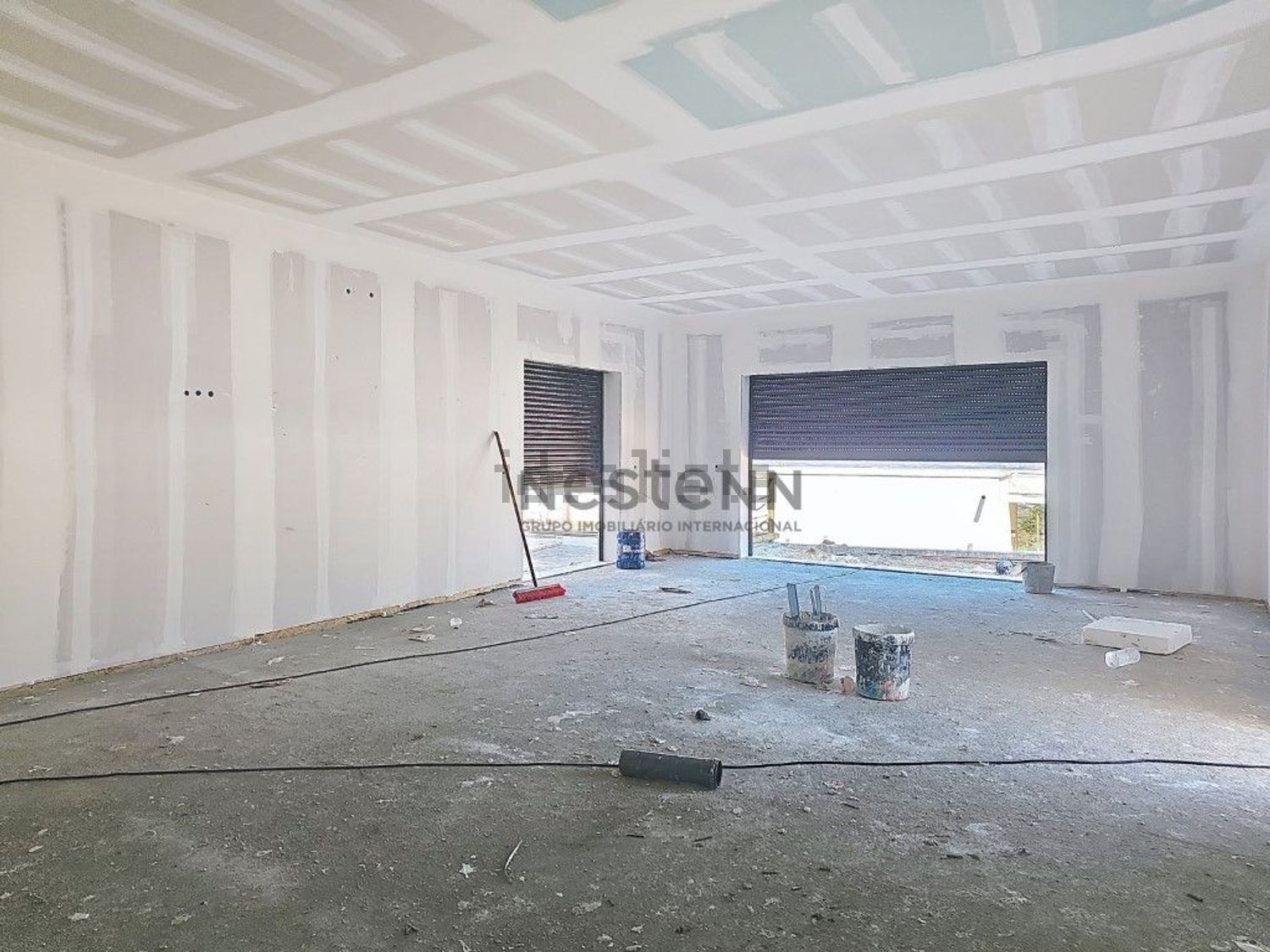 小楼房或独栋别墅出售在Lamas e Cercal - 停车位