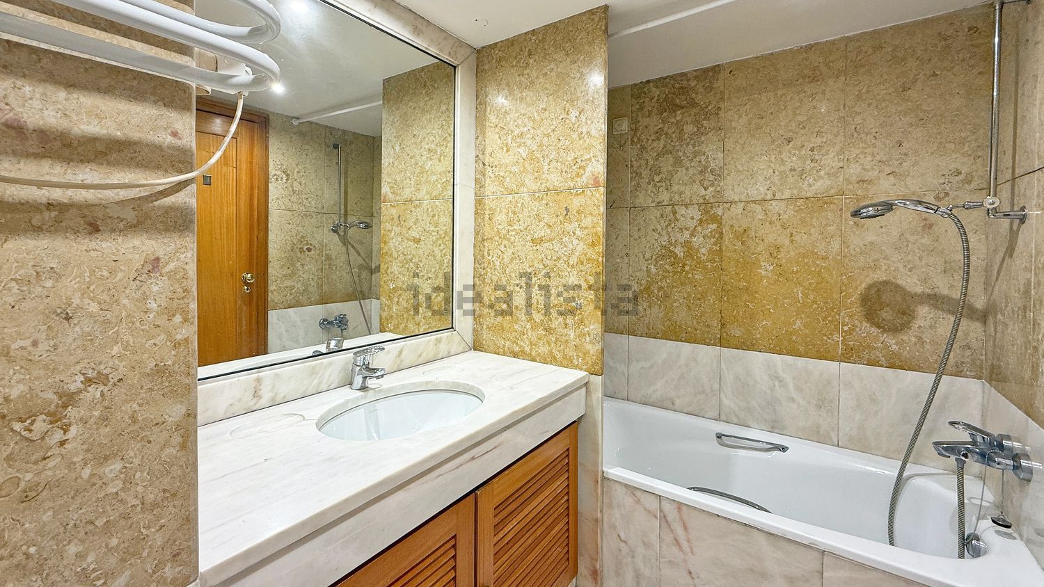 公寓 t6出售在Rua José Afonso, 10 - 卫生间