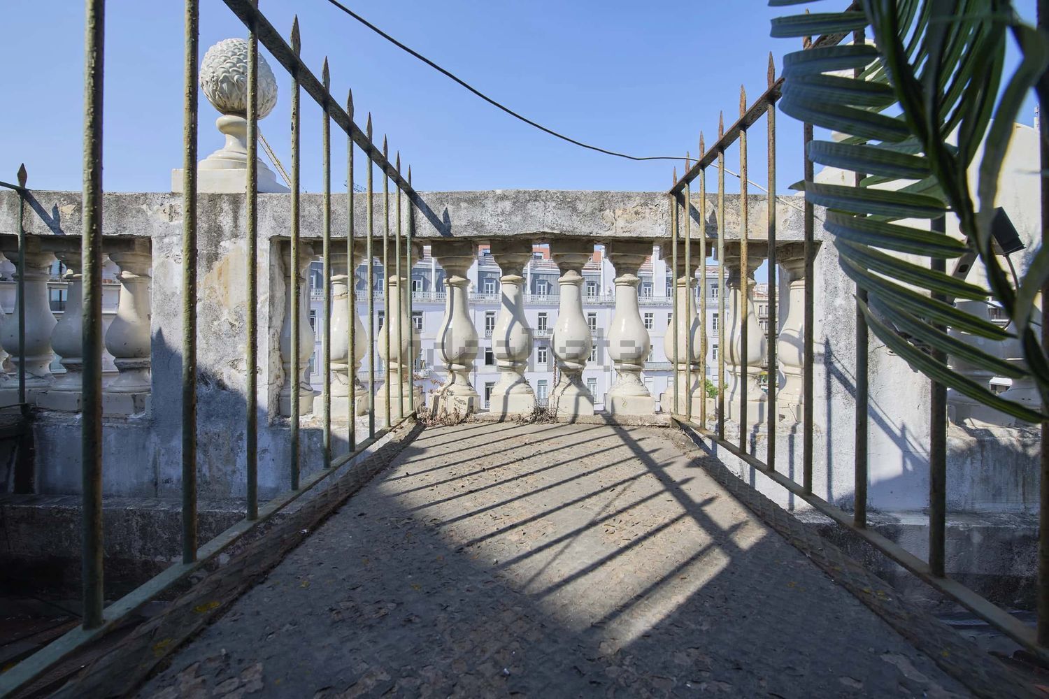 出租房间在Largo Vitorino Damásio, 2 - 阳台