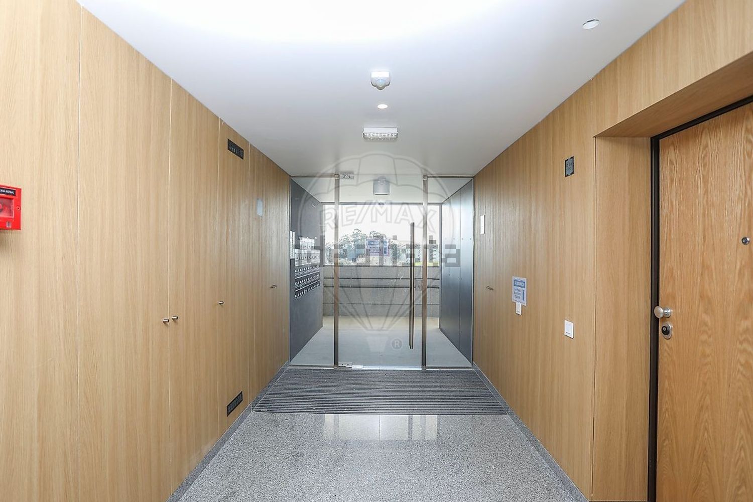 公寓 t3出售在Travessa Ivone Silva - 过道