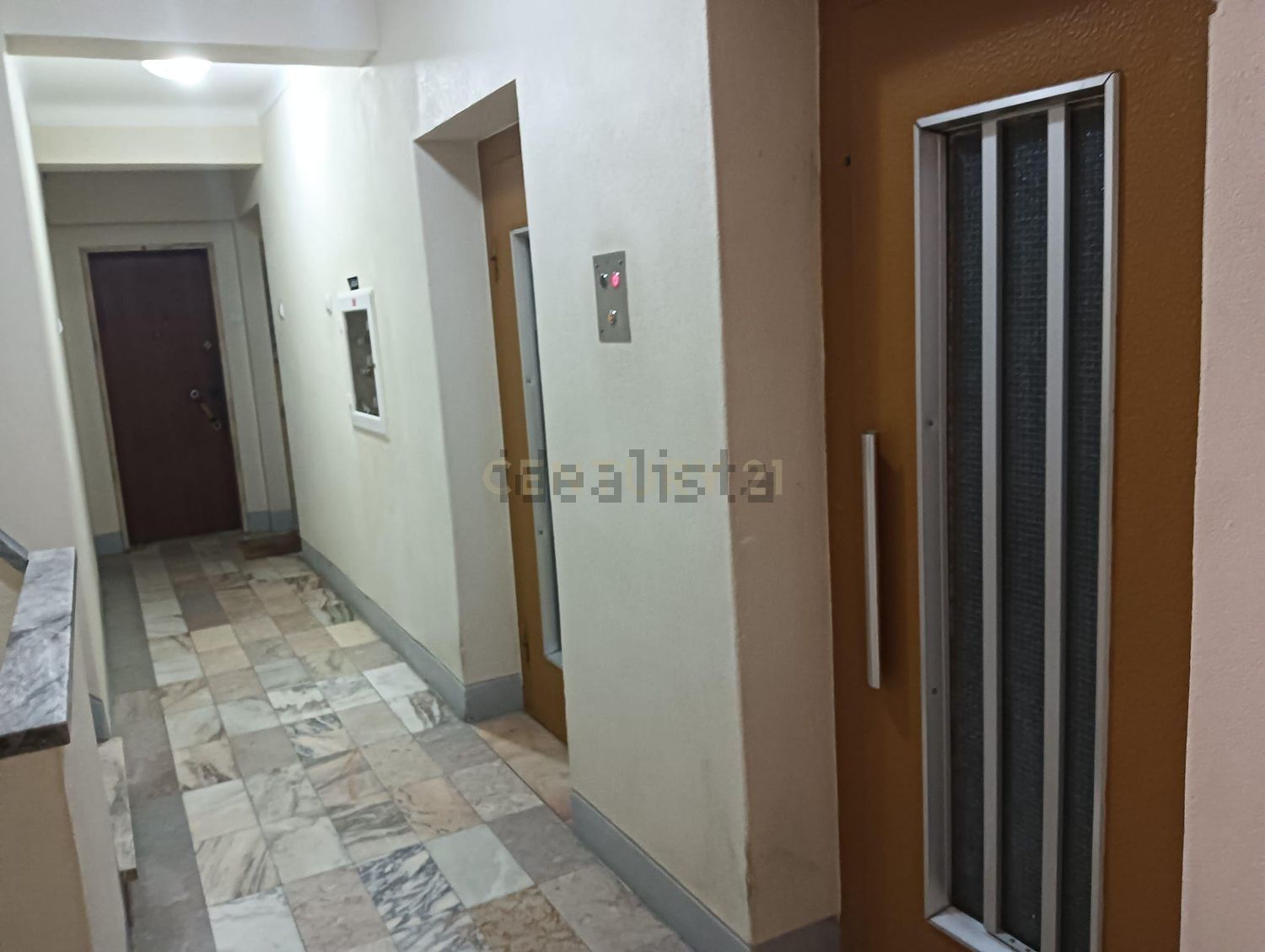 出租公寓 t1在Rua Dom Dinis, 19 - 过道