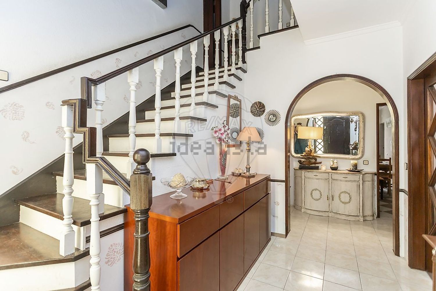 小楼房或独栋别墅出售在Rua José Fontana - 详情