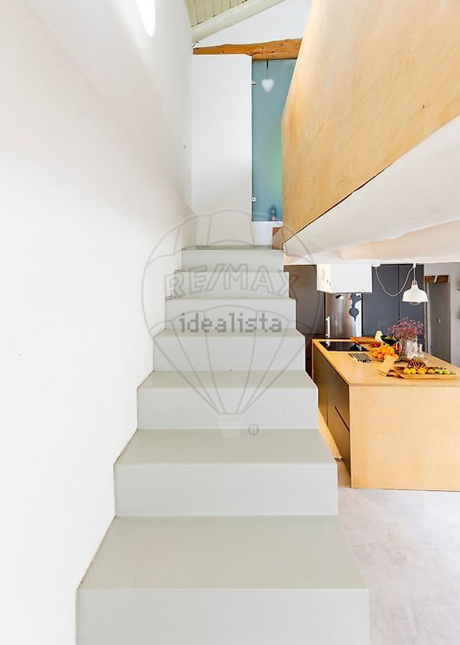 小楼房或独栋别墅出售在Estrada da Moucheira - 详情