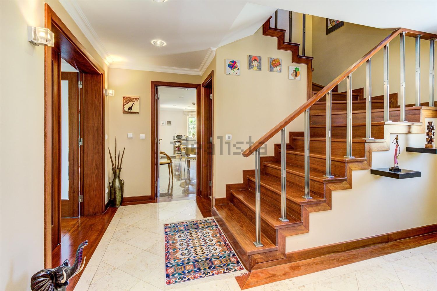 小楼房或独栋别墅出售在Rua do Mosqueiro, 19 - 楼梯