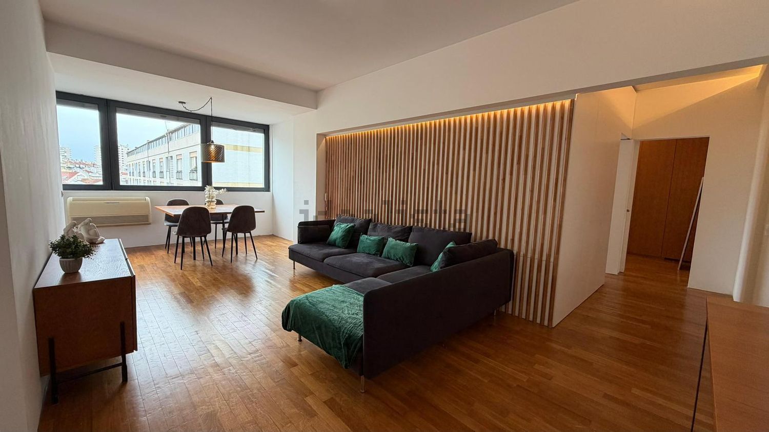 出租公寓 t2在Avenida Conselheiro Barjona de Freitas, 9 - 客厅