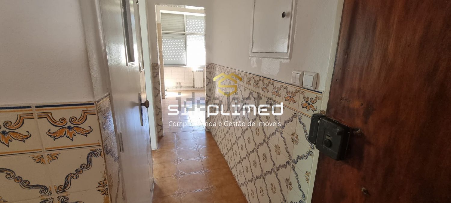 公寓 t2出售在Rua Doutor Egas Moniz - 过道