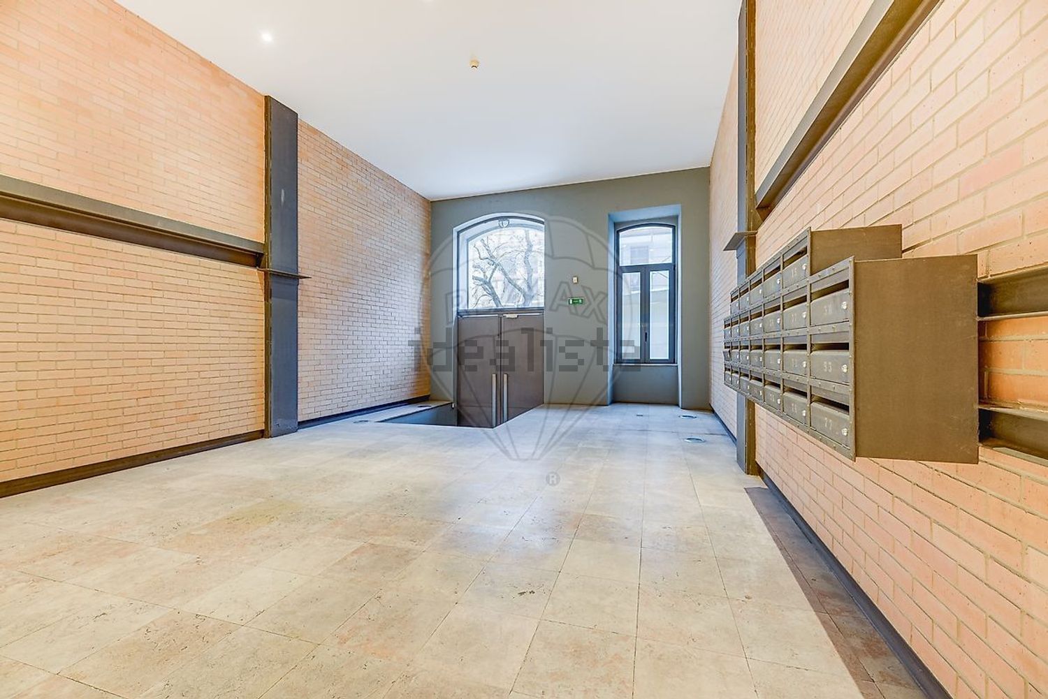 公寓 t1出售在Rua Santos-O-Velho - 过道