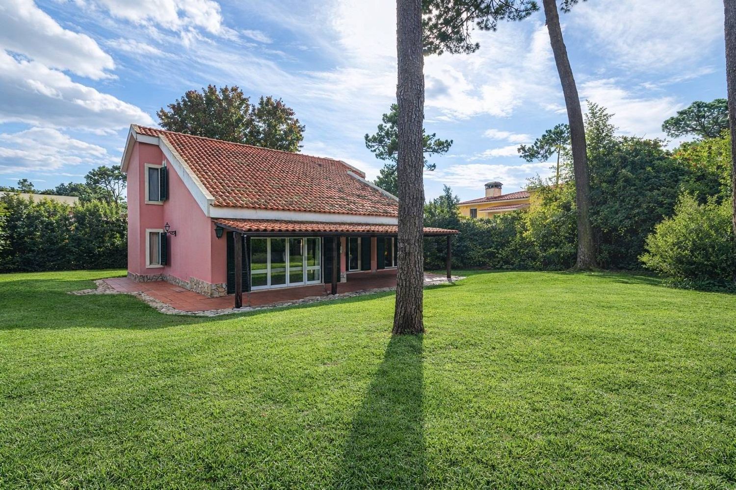 出租小楼房或独栋别墅在Rua das Margaridas, 20 - 花园