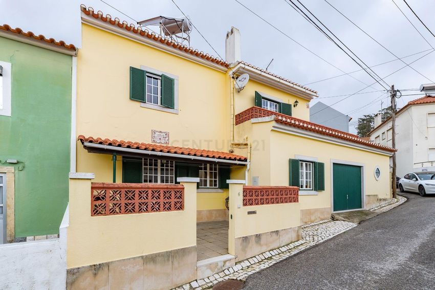 小楼房或独栋别墅出售在Rua Luís De Camões s/n