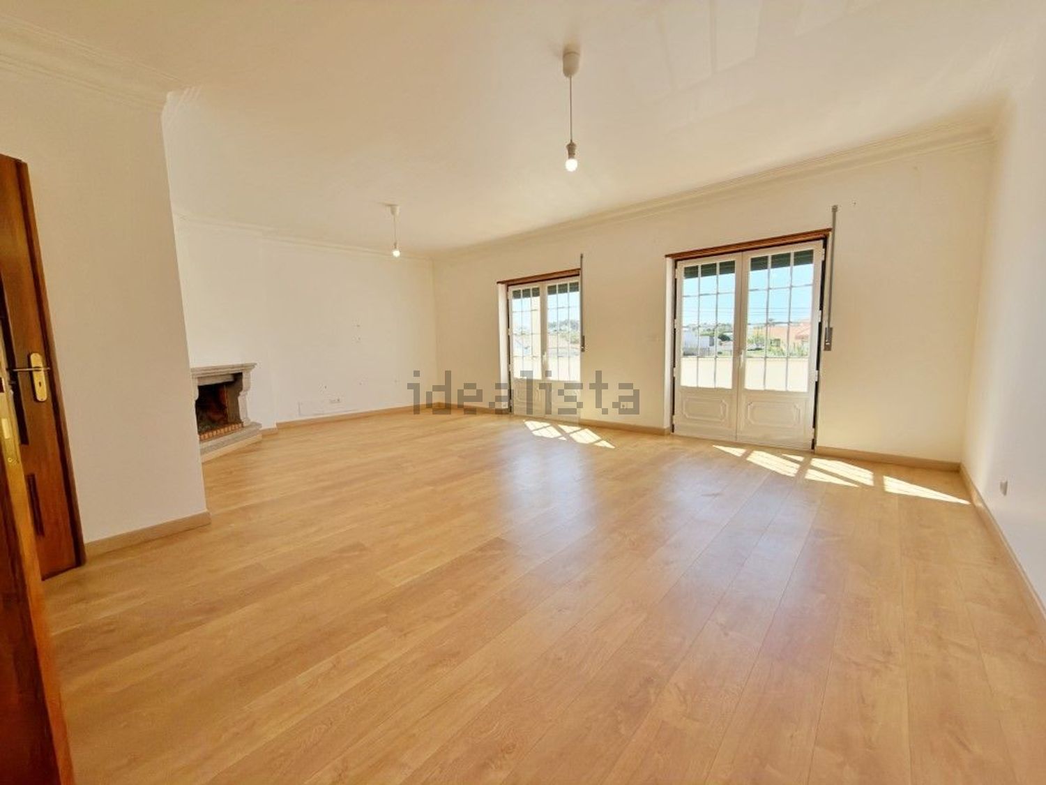 小楼房或独栋别墅出售在Rua 1° de Maio, 3 - 居住