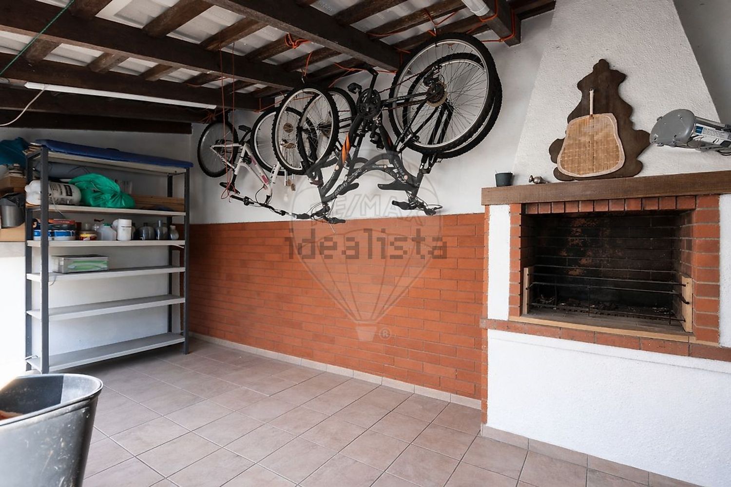 小楼房或独栋别墅出售在Rua António Sérgio - 照片