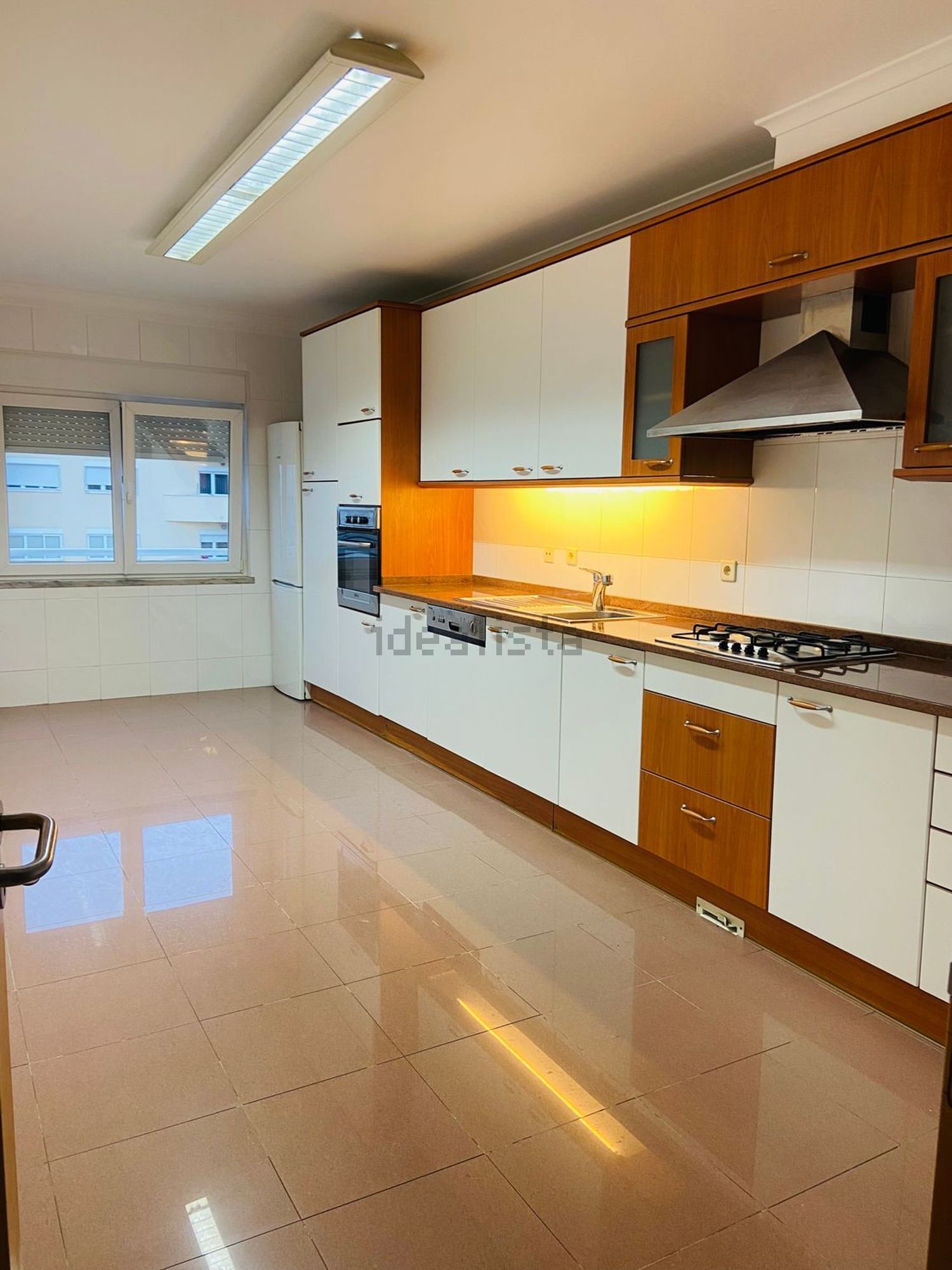 出租公寓 t2在Avenida Edmundo Lima Basto, 7 n - 厨房