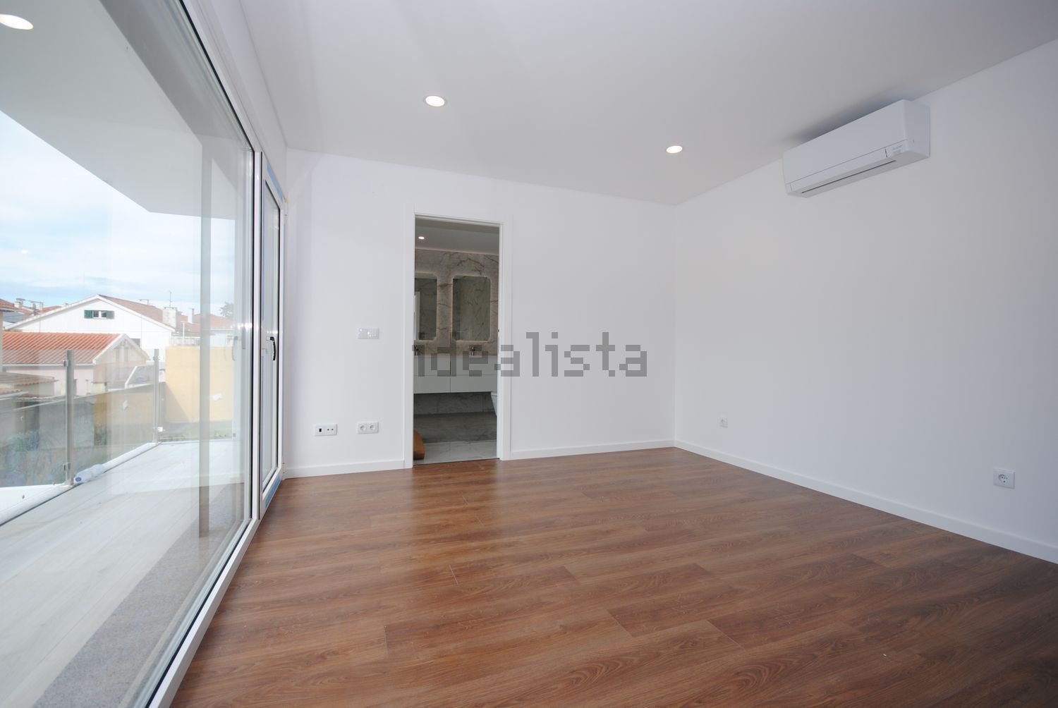 双拼别墅出售在Rua das Flores - 居住