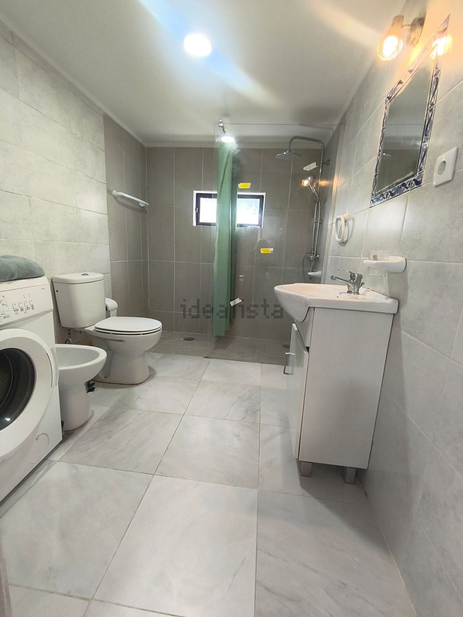 出租t0（单人公寓）在Rua Luísa Neto Jorge, 14 - 卫生间