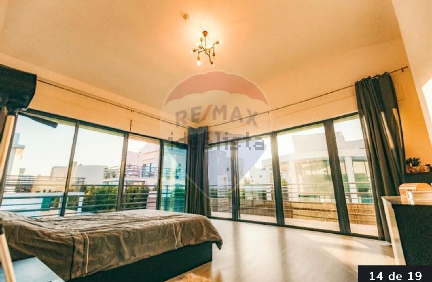 出租小楼房或独栋别墅在Rua Pêro Vaz de Caminha, 26 - 客厅