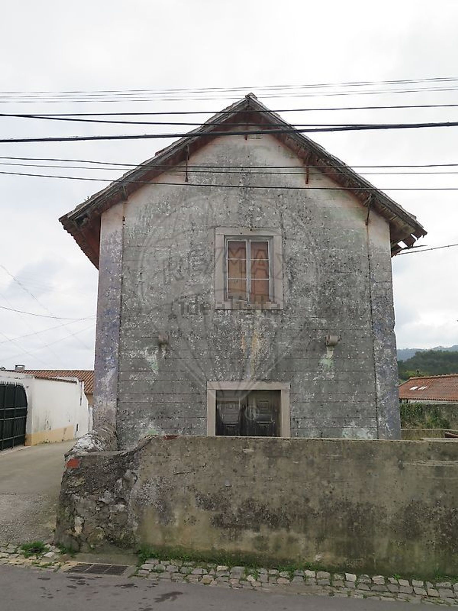 小楼房或独栋别墅出售在Rua da Ribeirinha - 外立面