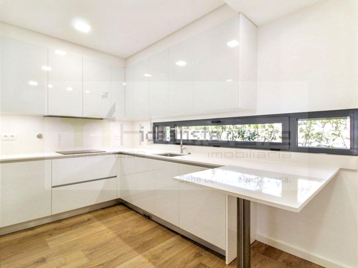 小楼房或独栋别墅出售在Rua Marechal Craveiro Lopes, 43 - 厨房